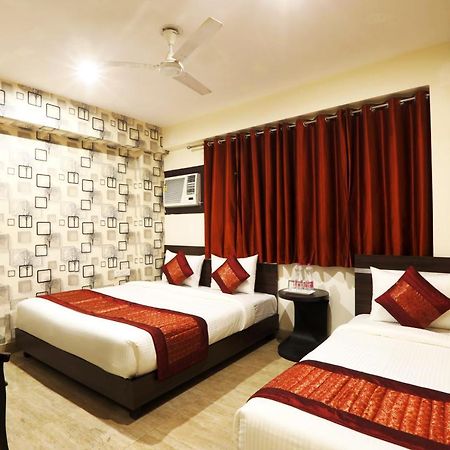Hotel Sky Wood At Airport New Delhi Eksteriør bilde