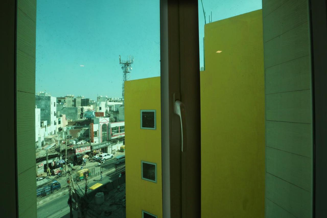 Hotel Sky Wood At Airport New Delhi Eksteriør bilde